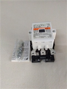 Fuji : Magnetic contactor : SC-N4, coil 110-120V , 2NO 2NC **ราคา 2,580.-**