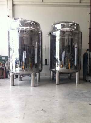 TANK STAINLESS,TANK STAINLESS,,Custom Manufacturing and Fabricating/Fabricating/Stainless Steel