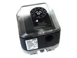 "Kromschroder" Pressure Switch, kromschrode switch pressure,"Kromschroder",Instruments and Controls/Instruments and Instrumentation