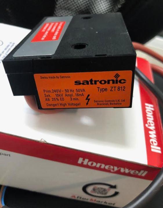 Satronic honeywell ZT812 ignition transformer F.B.R. burner/ Baltur burner,ignition transformer,Satronic,Electrical and Power Generation/Transformers