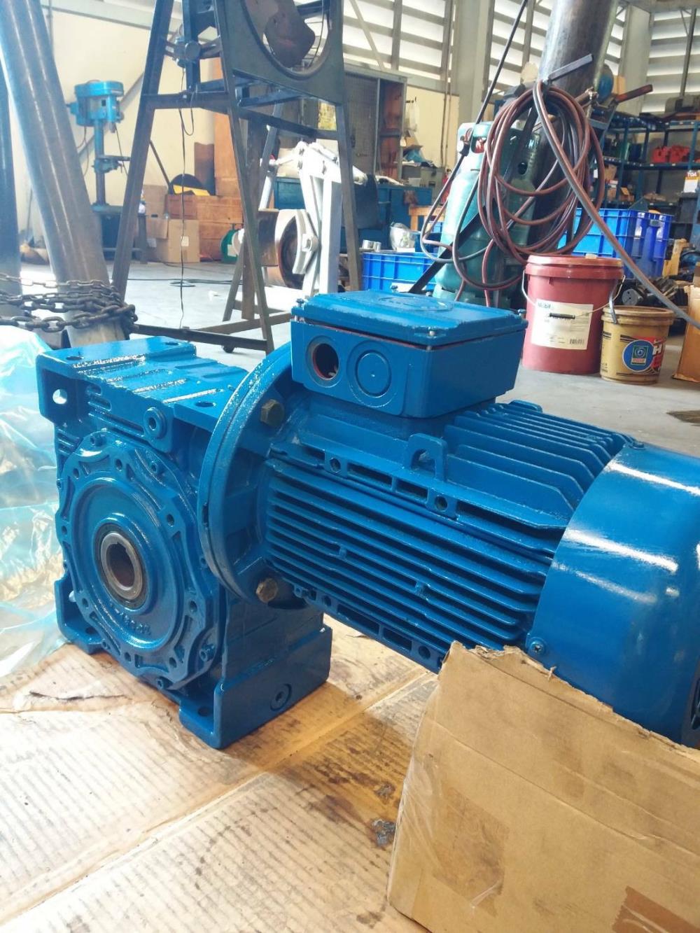 รับซ่อมเกียร์ NMRV 130   เปลี่ยน BEARING   เปลี่ยน OIL SEAL O-RING  ,รับซ่อมเกียร์มอเตอร์,Rossi,Machinery and Process Equipment/Gears/Gearmotors