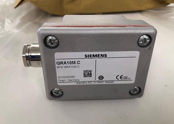 Siemens QRA10M.C - UV flame detector,QRA10,Siemens,Instruments and Controls/Sensors