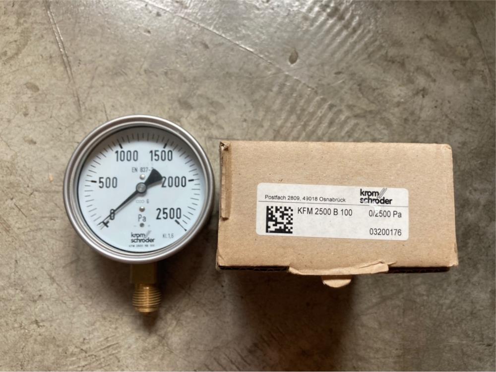 Kromschroder Pressure gauge KFM 2500 B 100, 0/2500 Pa,Kromschroder Pressure gauge KFM 2500 B 100, 0/2500 Pa,Kromschroder Pressure gauge KFM 2500 B 100, 0/2500 Pa,Instruments and Controls/Gauges