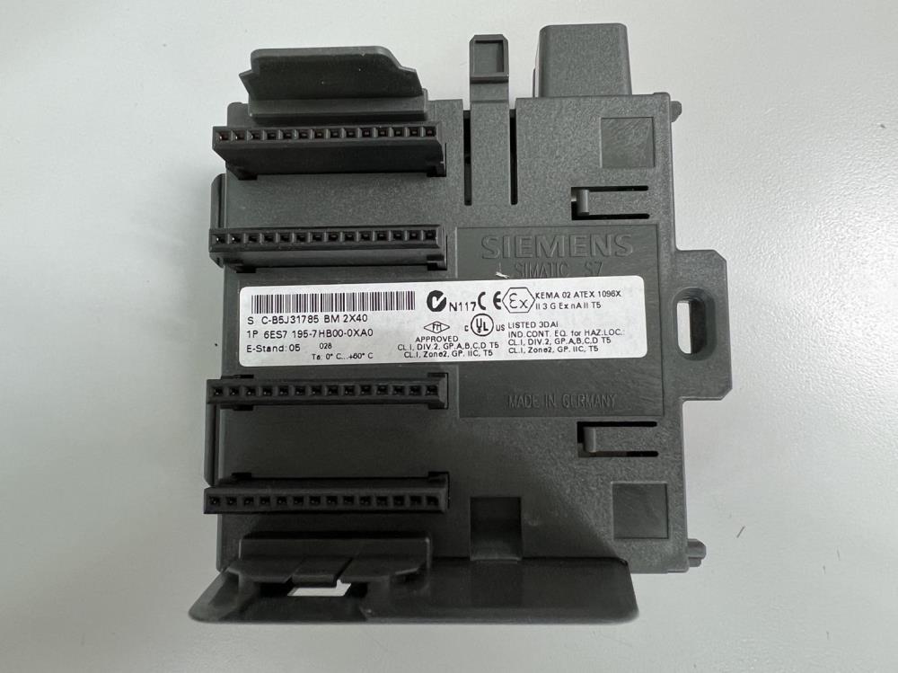 Siemens 6SE7 195-7HB00-0XA0 SIMATIC DP,Siemens 6SE7 195-7HB00-0XA0 SIMATIC DP, Bus module for ET 200M for holding two 40 mm wide I/O modules for removal and insertion function,Siemens 6SE7 195-7HB00-0XA0 SIMATIC DP,Automation and Electronics/Access Control Systems