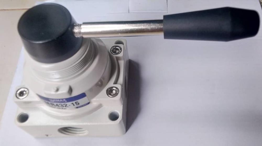 M432-15 Semax(EMC) Hand valve size 1/2" แฮนด์วาล์ว แบบ 4/3" Center Block บล็อคกลาง pressure 0-10bar(kg/cm2) 150psi